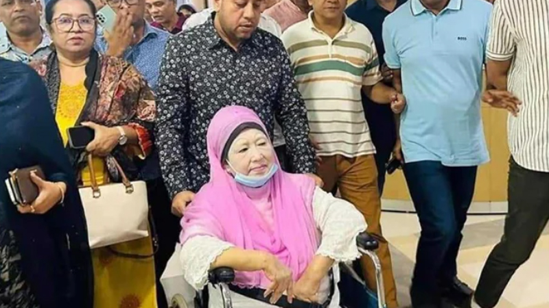Khaleda Zia returned home from the hospital