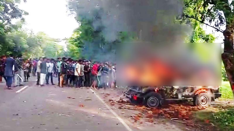 Gopalganj army vehicle vandalized and fire, 15 injured