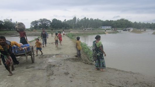 While walking on broken streets, the pregnant woman asked how to walk?