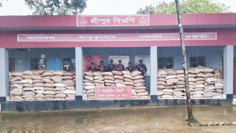 Sylhet-Sunamganj border seizes Indian products of half a million rupees, including animal-sugar