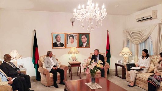 Ambassador of South Korea appointed in Dhaka in a meeting with Mirza Fakhrul of BNP