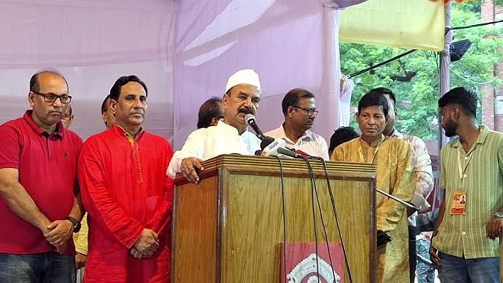 Media cannot tell the truth even during the interim government