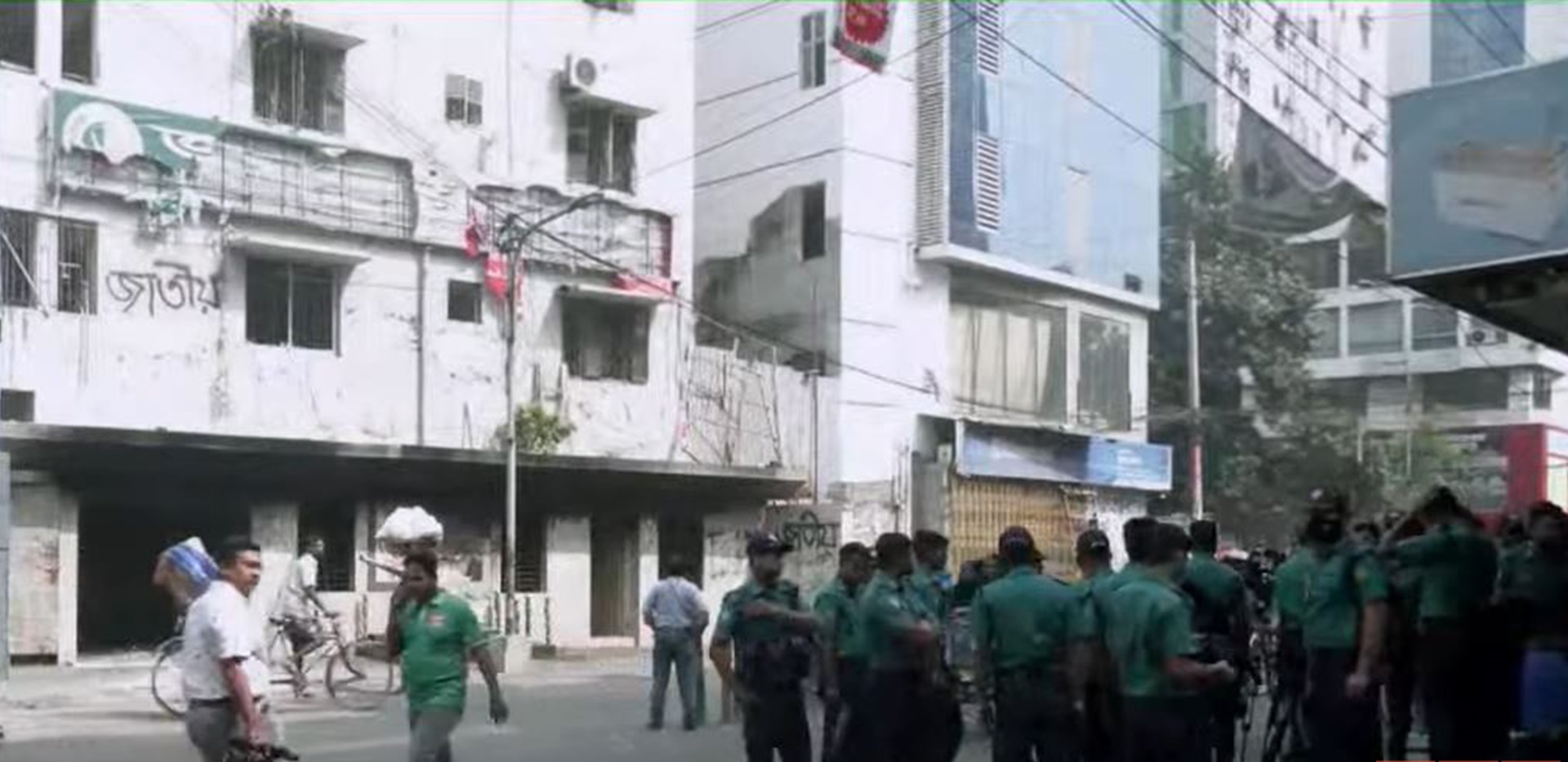 Police surround Jatiya Party central office