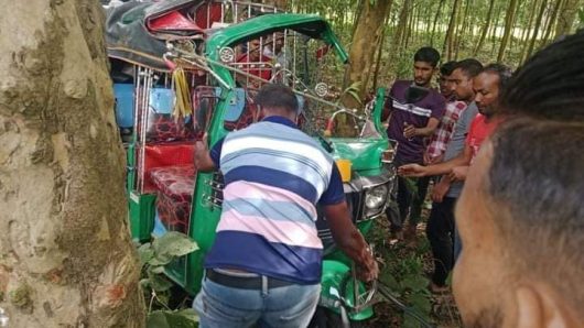 2 students killed after auto-rickshaw loses control in Kamalganj