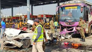 5 killed in Dhaka-Mawa Expressway bus collision
