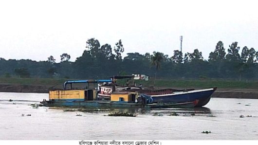 Illegal sand extraction from Kushiyara River, government is losing crores of taka revenue!