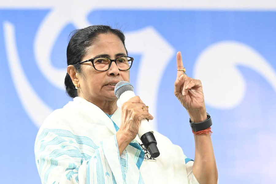 Bangladesh-India Issue Internal Problem: Mamata