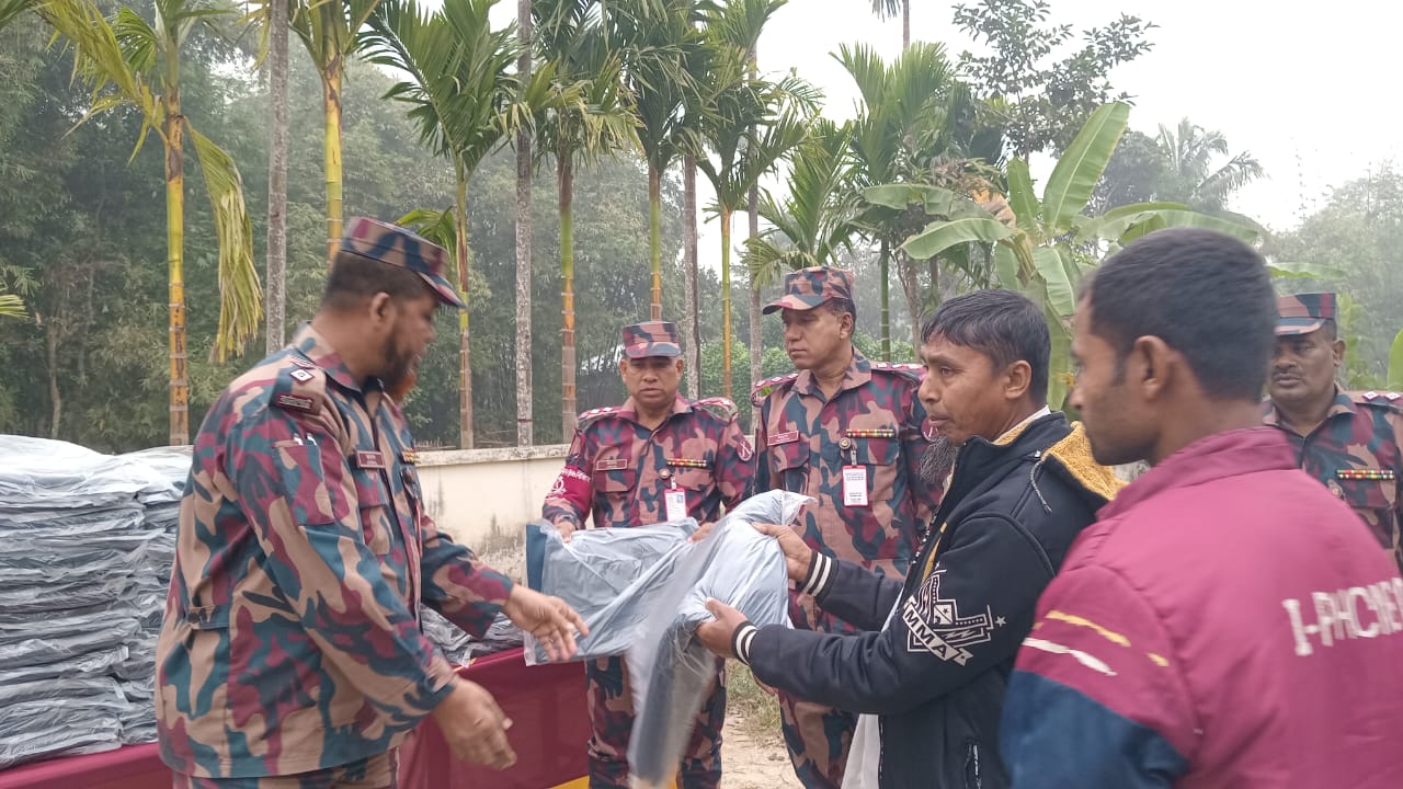 BGB distributes winter clothes to cold-stricken people in Moulvibazar border area