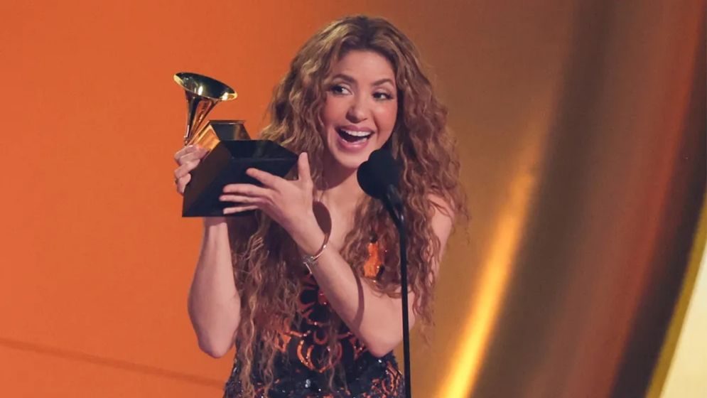 Shakira receives award for album ‘Las Mujeres Yo Na Loran’