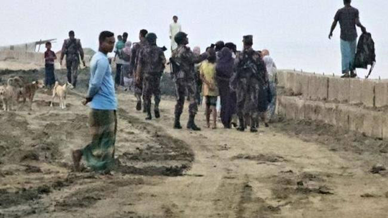 4 dead including women in boat sinking