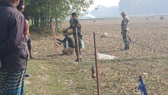 BSF’s barbed wire fence on Lalmonirhat Dahagram border, tension