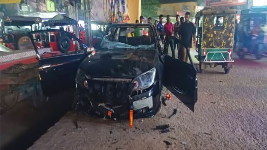 Two sides clash over tomtom parking in Srimangal, 39 injured, 14 detained