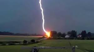 Farmer dies in lightning strike while collecting paddy straw in Dirai