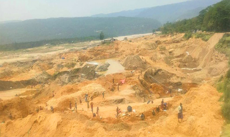 Illegal stone extraction festival underway at Jhumpar in Jaflong!