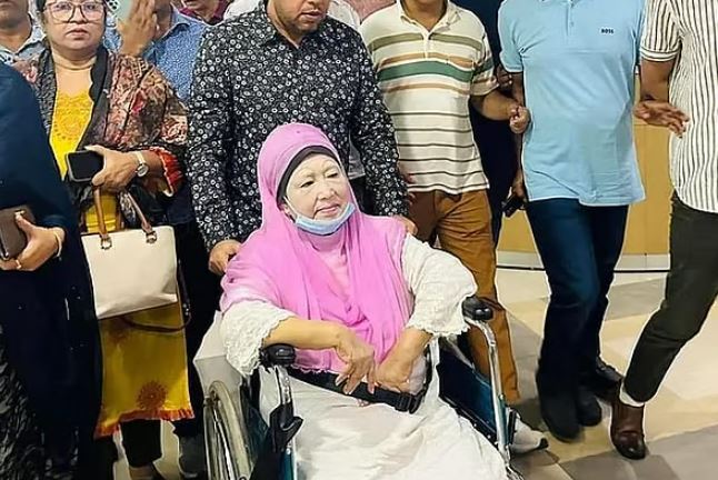 Khaleda Zia to return home on Tuesday: Mirza Fakhrul