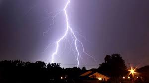 Old man dies in lightning strike in Lakhai