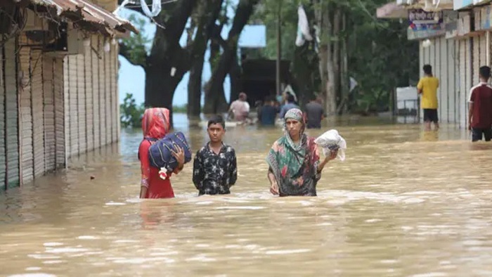 12 districts at risk of flooding