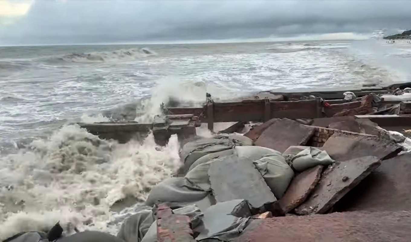 Bay of Bengal depression crosses coast