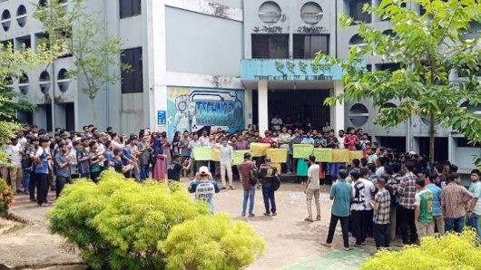 Protest by Sylhet Engineering College Students Continues