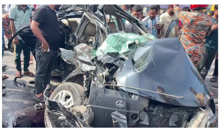 Collision Between Passenger Bus and Private Car: 4 Dead, 5 Injured