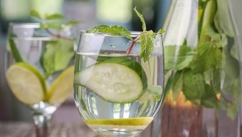 Discover the benefits of drinking cucumber-infused water