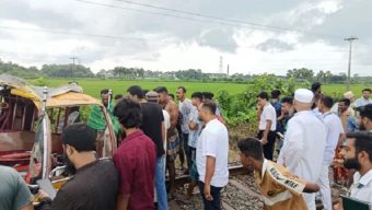 Two Auto-rickshaw Passengers Killed After Being Hit by Ruposhi Bangla Train